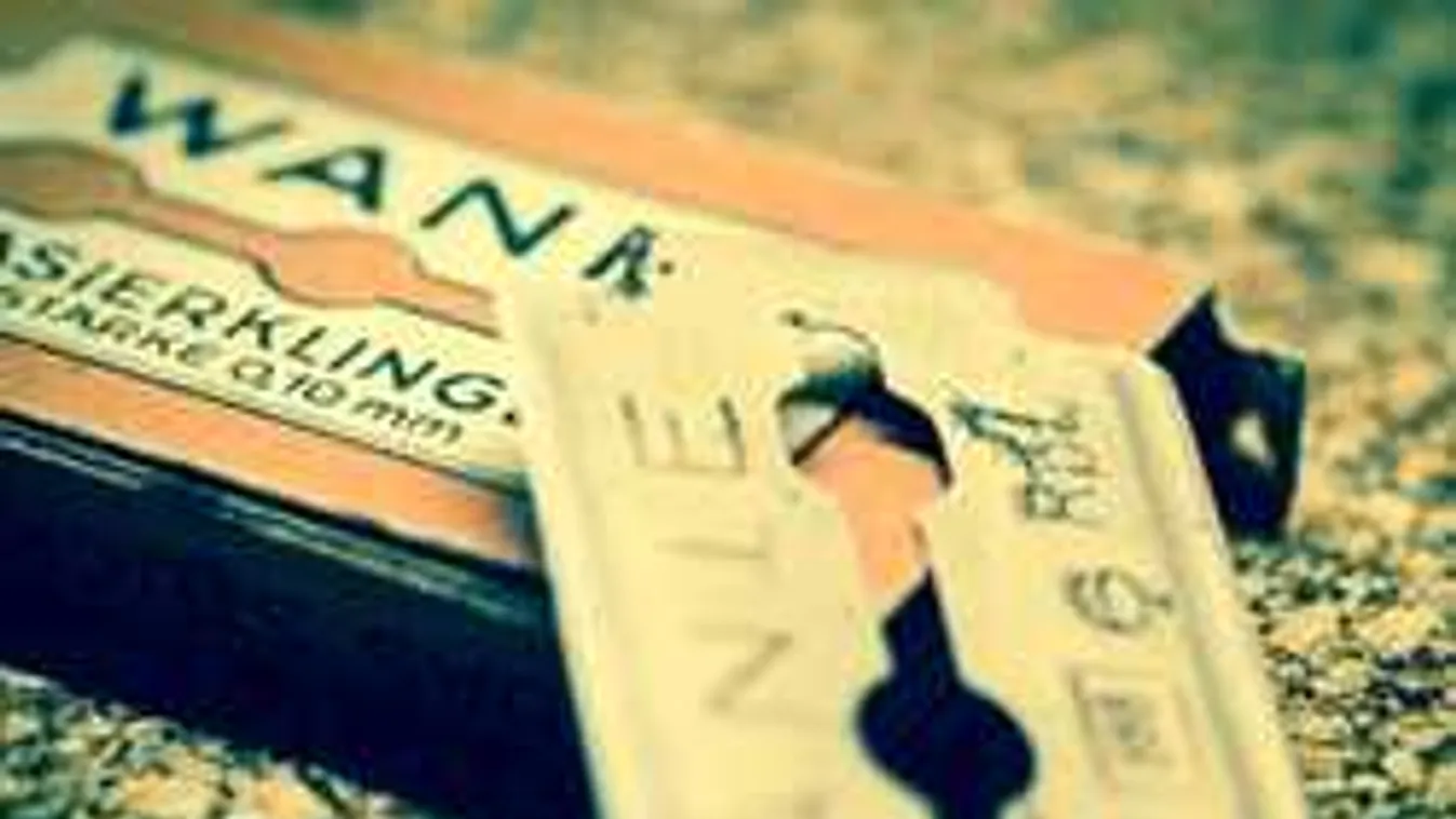 Sokkoló fotó, borotvapengével vágta meg ellenfelét az őrült focista