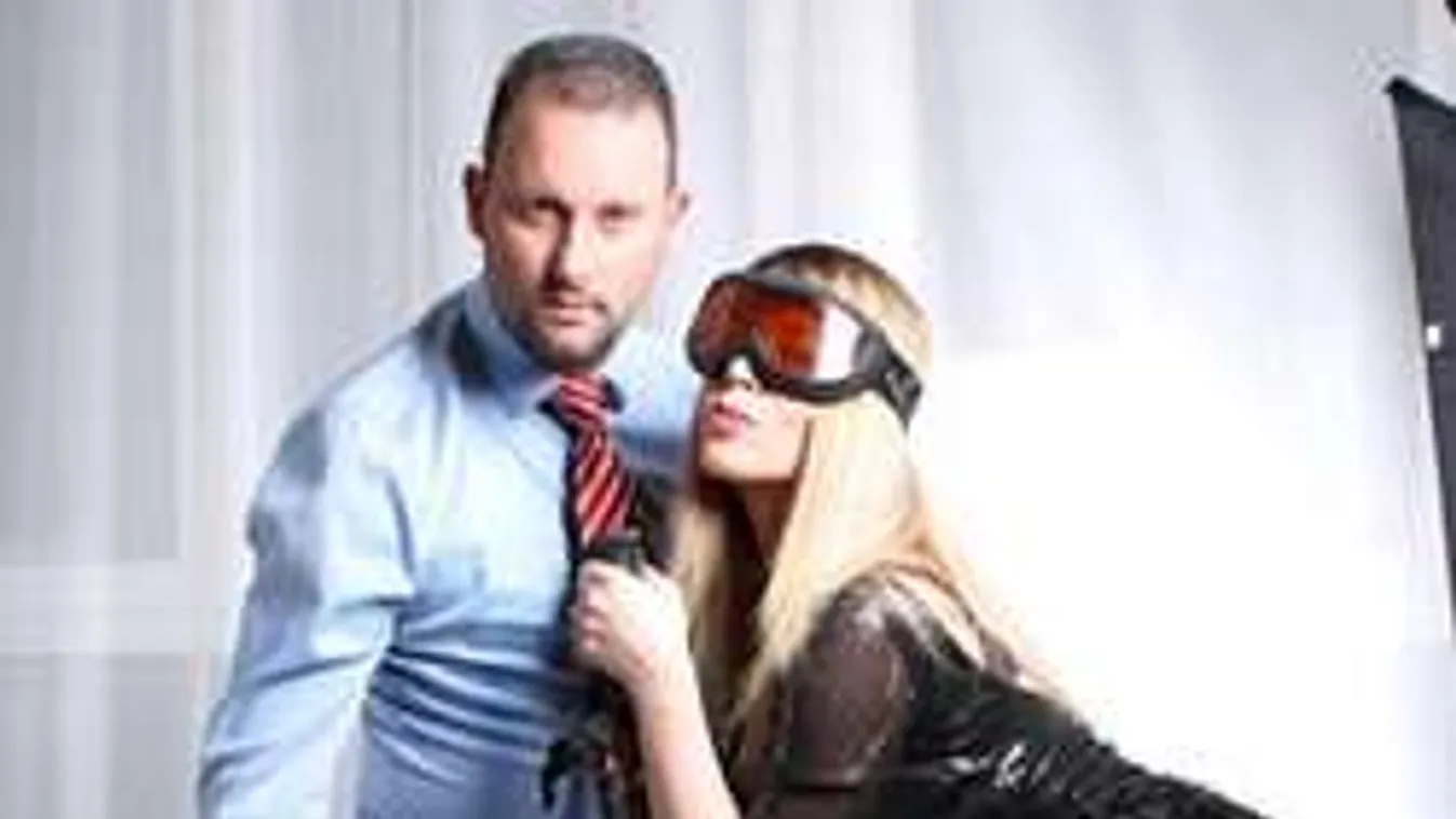 Ízléstelen fotókkal népszerűsítené magát Alekosz és Baukó Éva