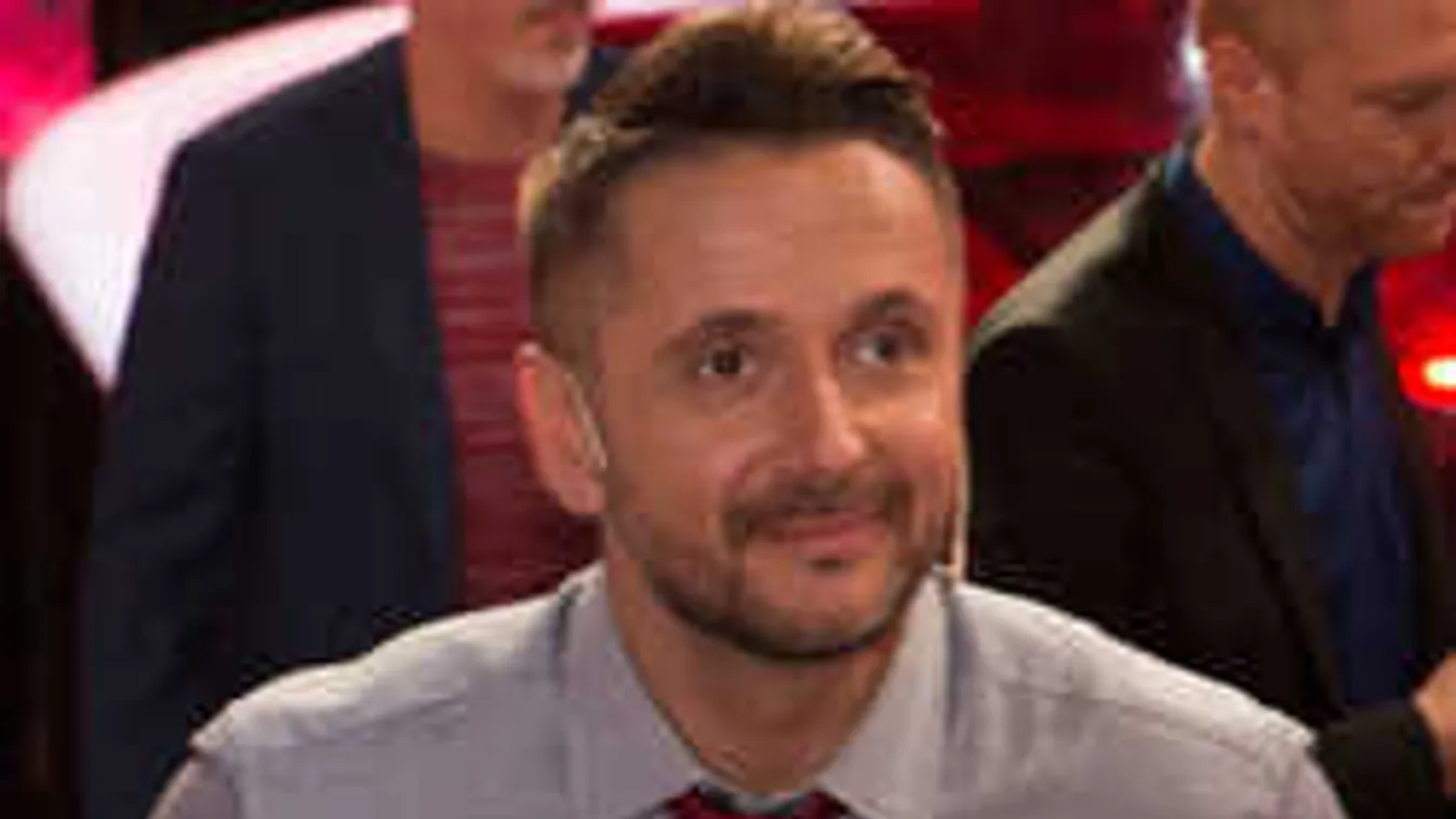 Nem találod ki, kinek csókolt kezet Majka