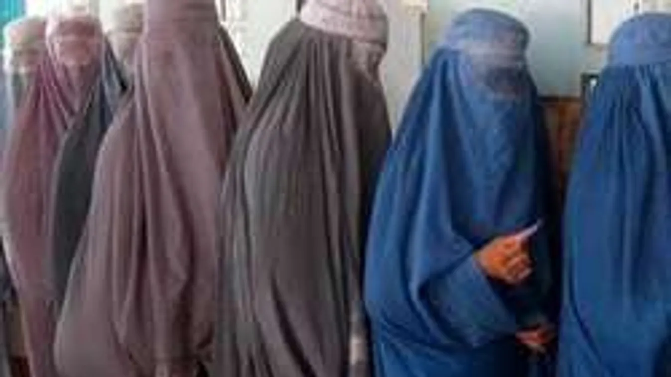 Ezért kell betiltani a burkát egész Európában