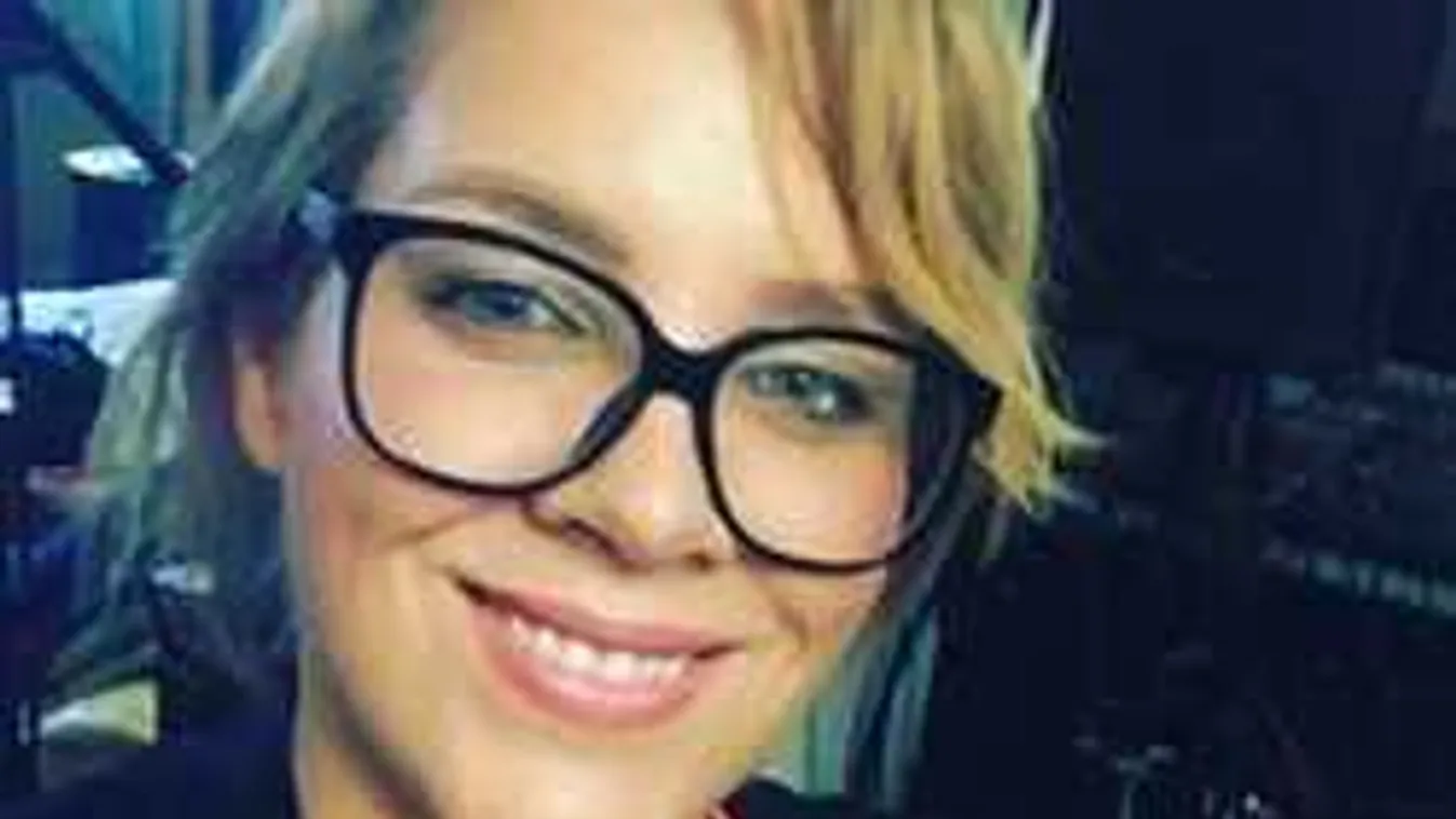 Tóth Vera unatkozott a buszon, ez lett a vége - Bizarr fotó!