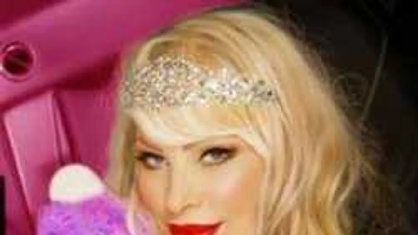 Bődületes dekoltázst villantott a magyar pornódíva