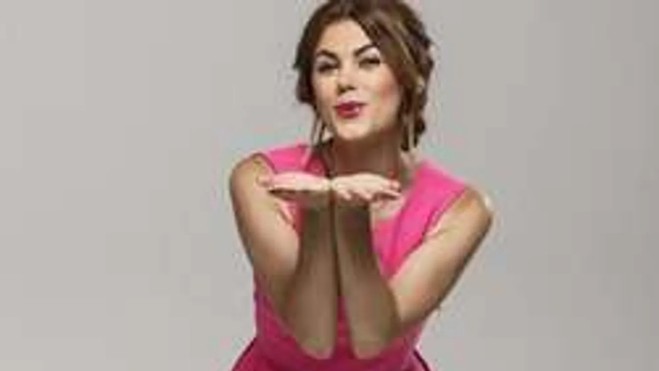 Csobot Adél fürdőruhás képe felrobbantotta a netet