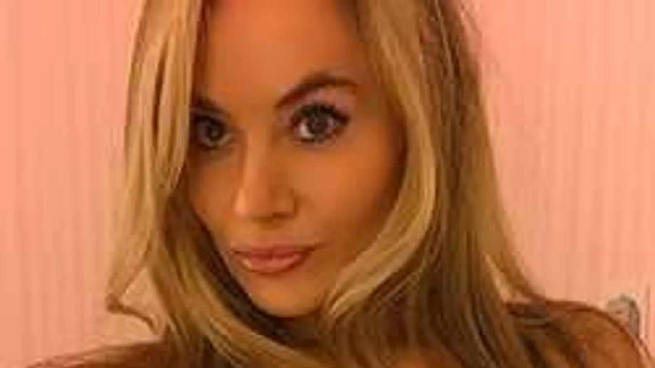 Vetkőzéssel szurkol Ronaldóéknak a portugál színésznő