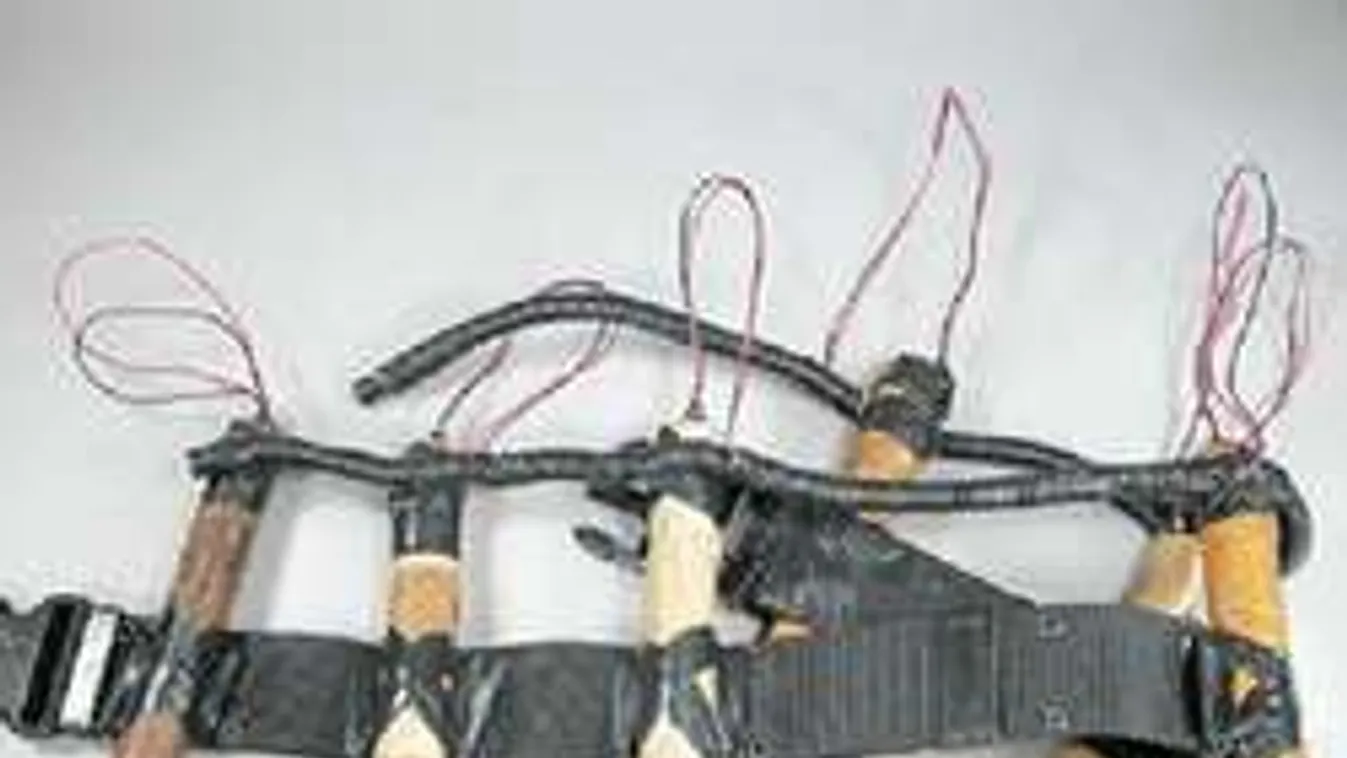 Robbanóövet kapott a menyasszony nászajándékba!