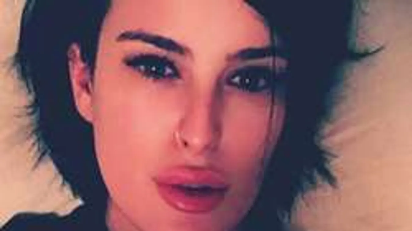 Ijesztő! Véres fotó Bruce Willis lányáról