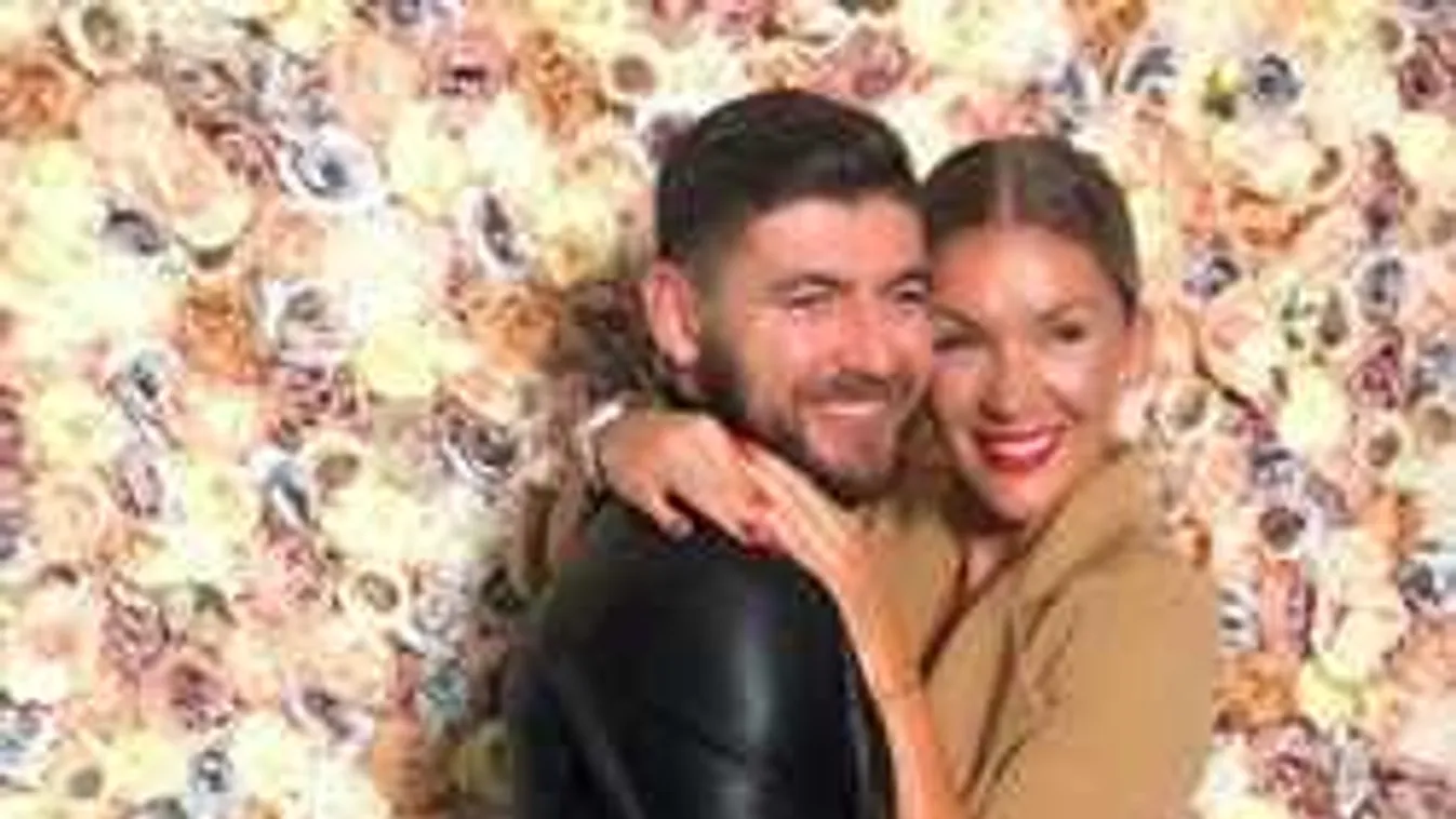 Dúl a szerelem: romantikus fotón Hódi Pamela és kedvese