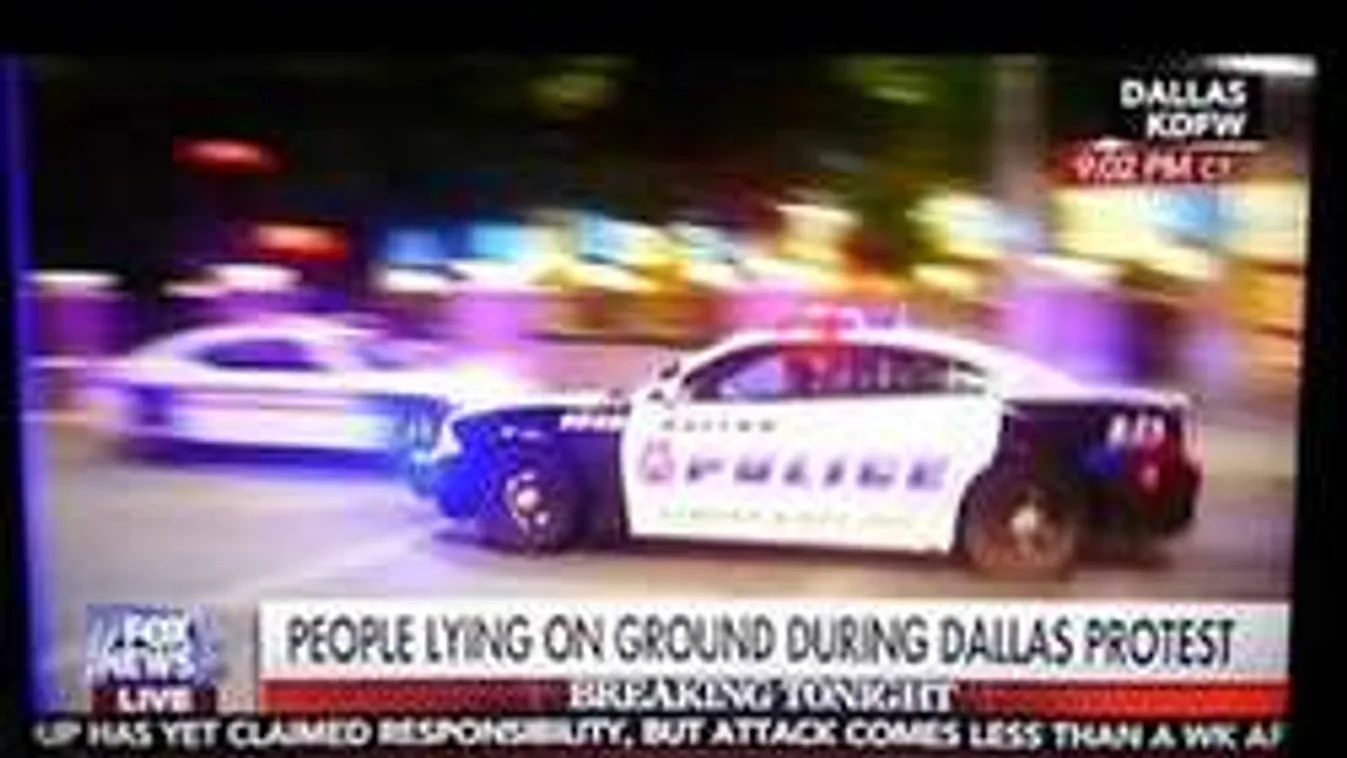 Polgárháborús helyzet Amerikában, Dallas felett helikopterek cirkálnak