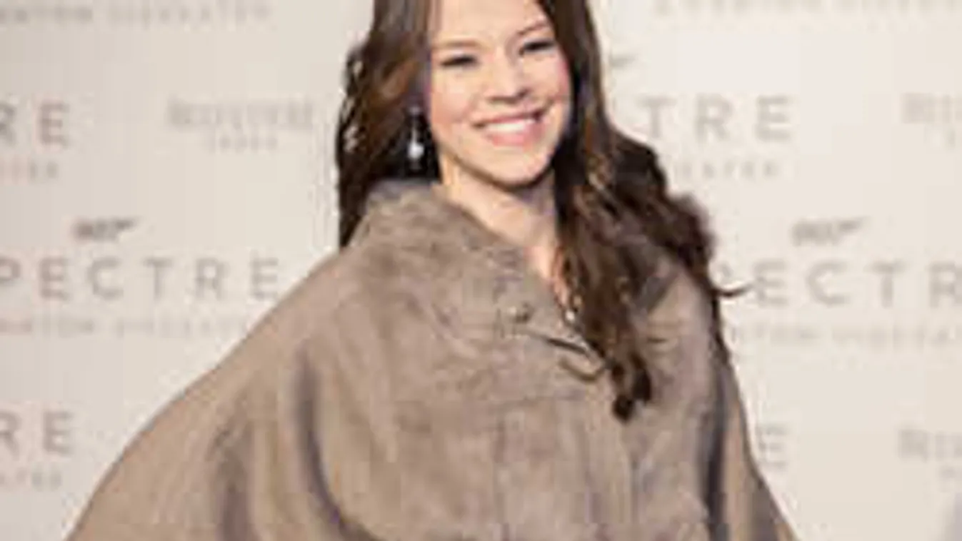 Elváltozást találtak, súlyos műtéten esett át a 29 éves magyar énekesnő