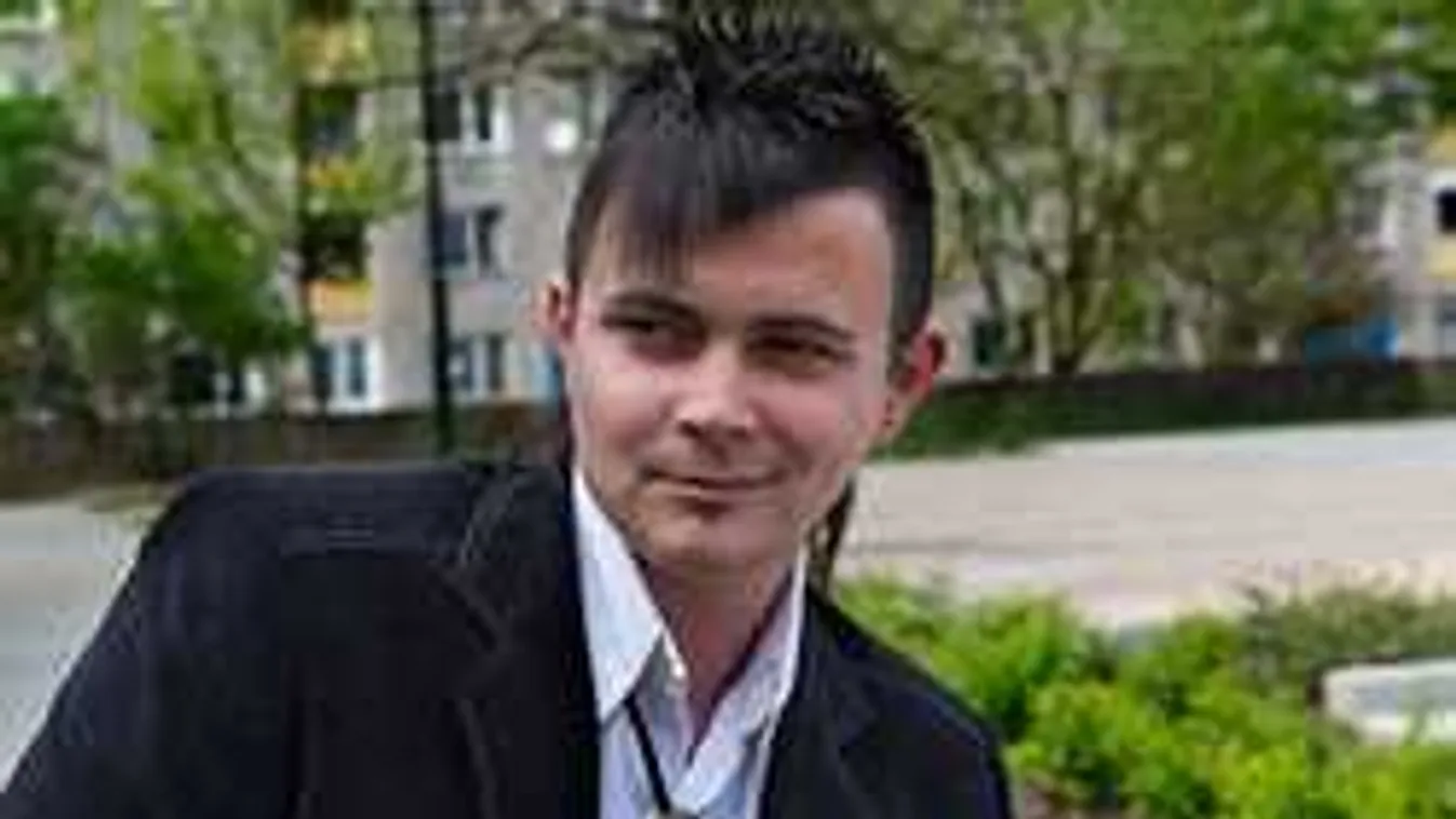 Újabb, kabaréba illő botrány a Jobbikban, vetkőznek és lehallgatnak