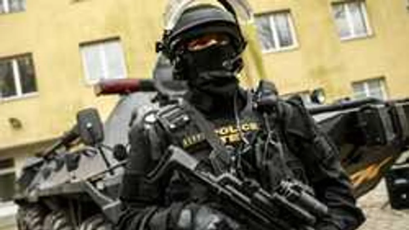 Tömeggyilkos terroristát fogtak el a TEK-esek