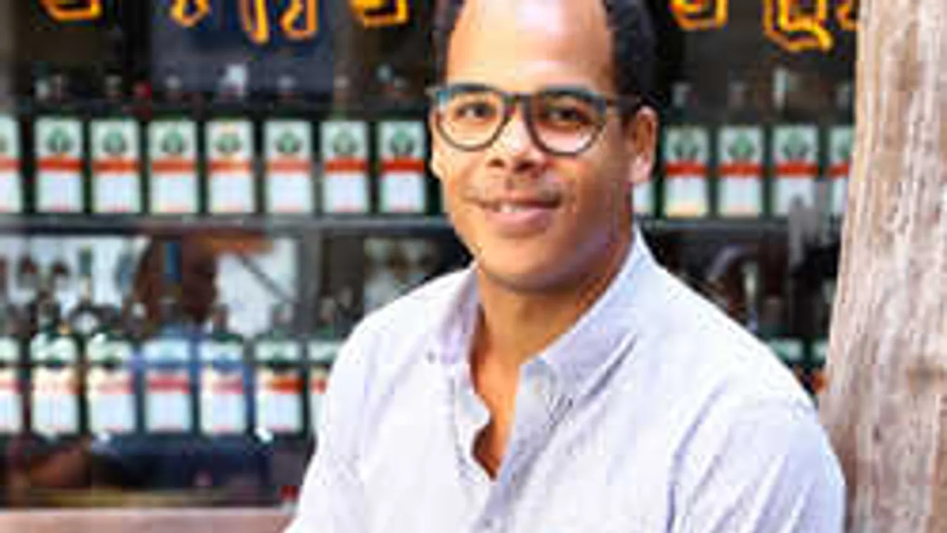 A színpadon eredt el a Sztárban Sztár énekesének könnye