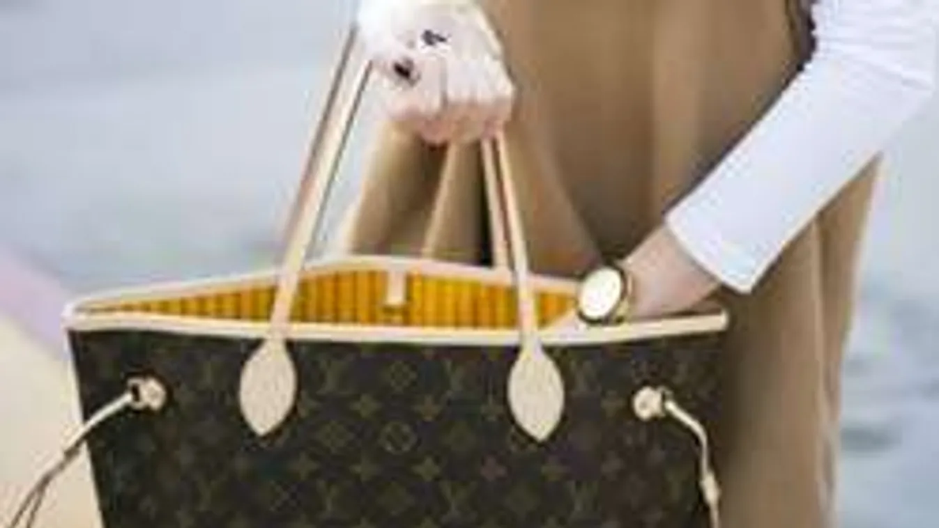 Így ellenőrizheted, hogy kamu-e a táskád!