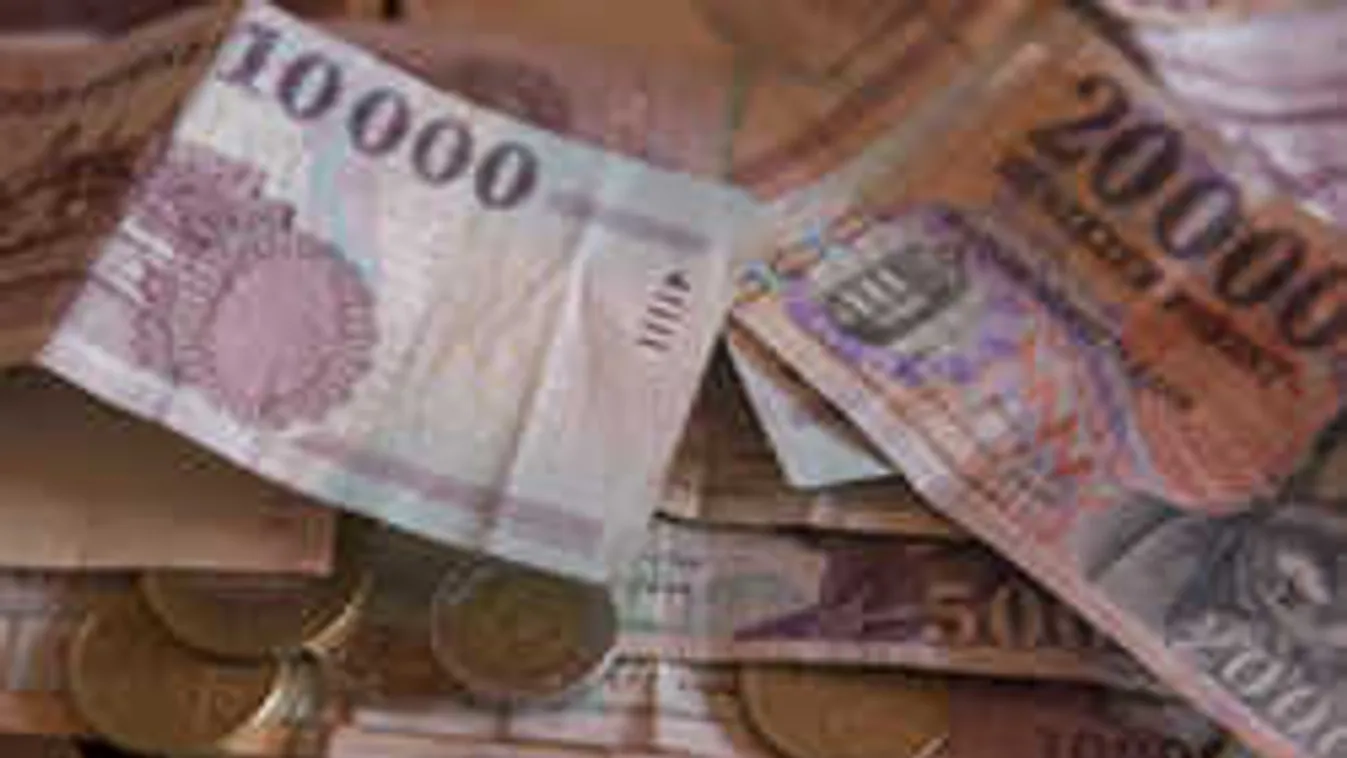 Több pénzt kapnak a családok és a nyugdíjasok, mutatjuk, mennyivel