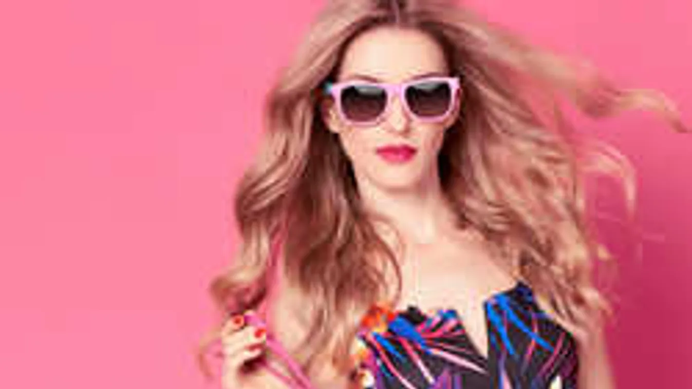 Virágos romper a szexi nyári divat