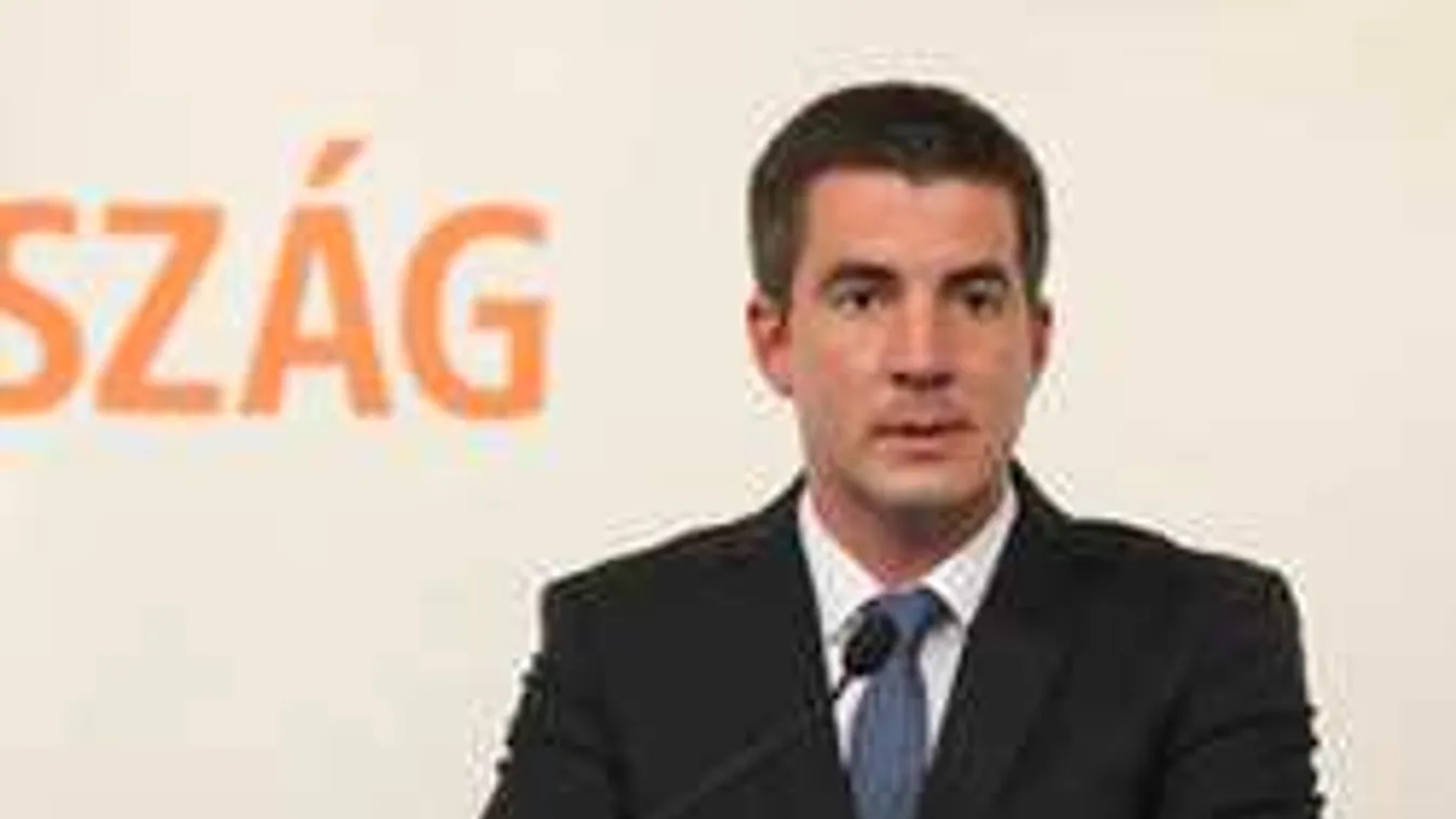 Kocsis Máté: Karácsony pórázának végén Gyurcsány áll