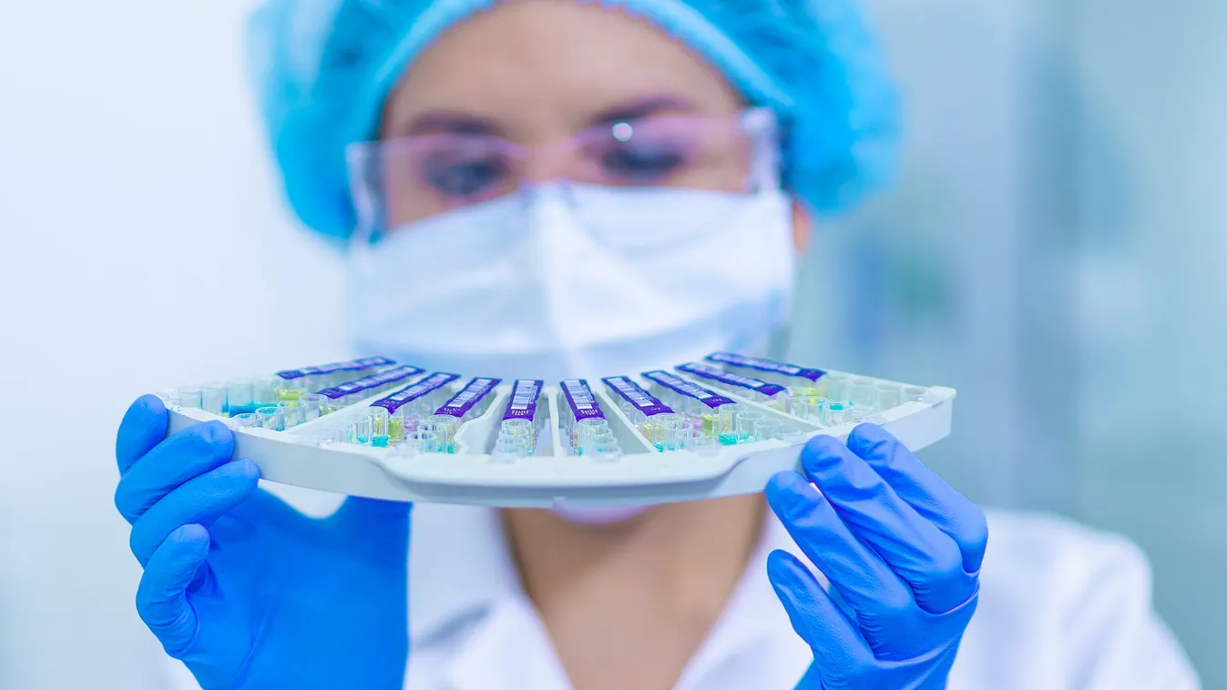 Akiknek nincs se éjjele, se nappala – így dolgoznak a laborosok