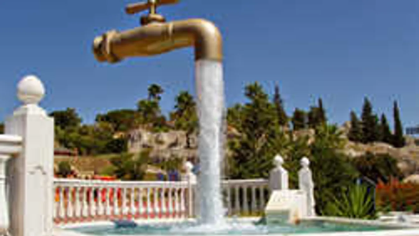 Hűtsd le magad egy nagyon menő szökőkútban, tudsz választani?