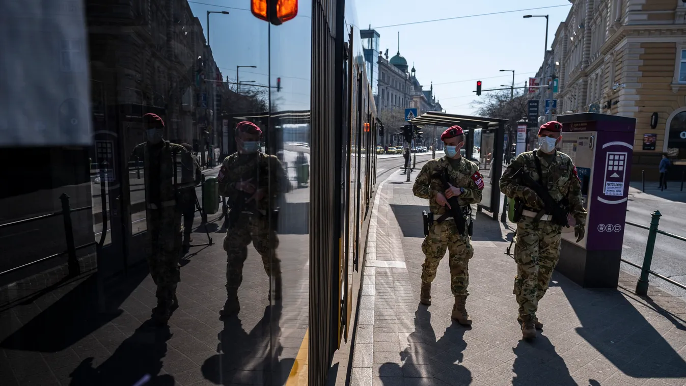 Kiderült: ezért lepték el gépfegyveresek a Bosnyák teret
