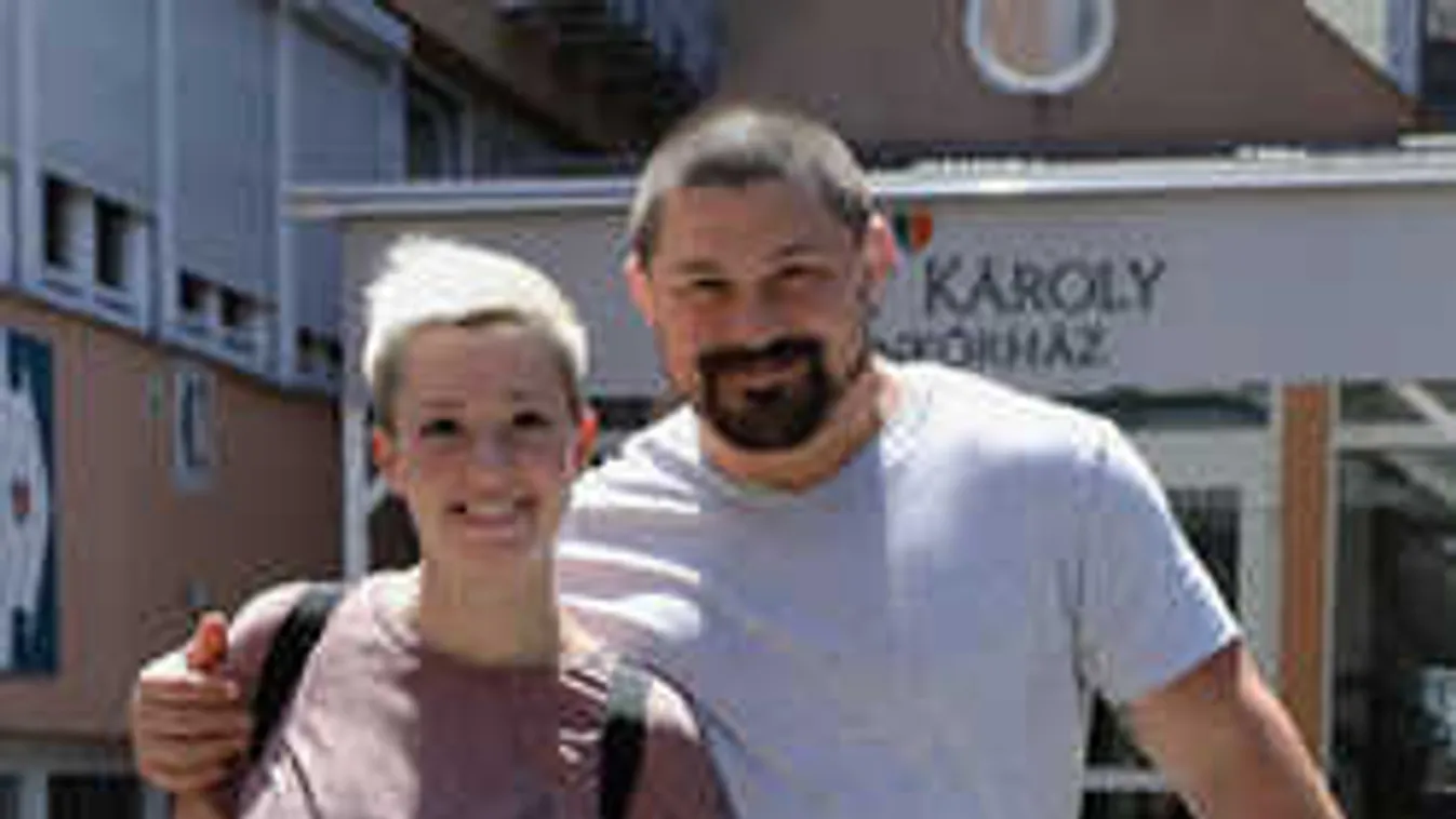 Ezt nézd: Exkluzív képek a TV2 sztárjainak újszülött kislányáról