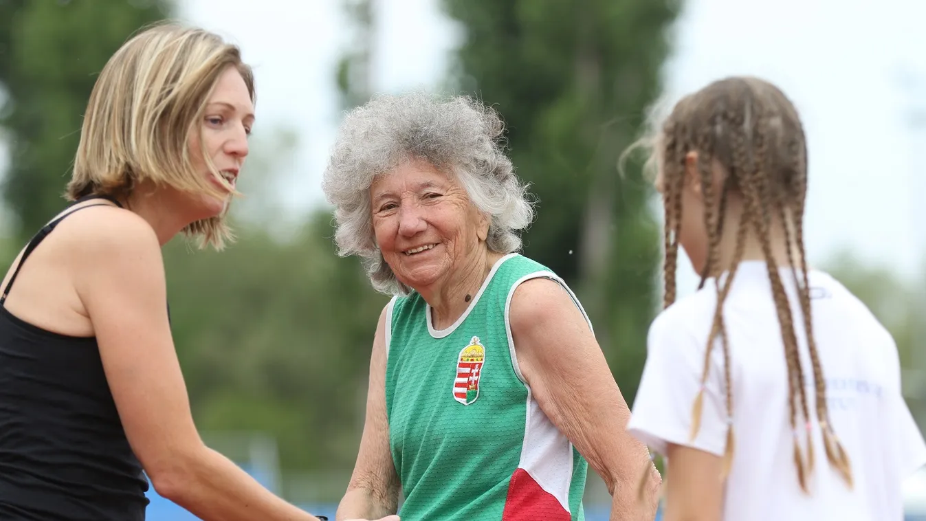 Elképesztő történet, erre készül a 83 néni Budapesten