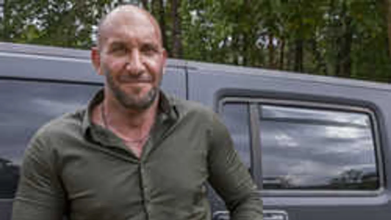 Ilyet még nem láttál, Berki Krisztián térden állva kért segítséget