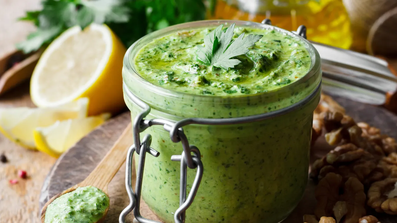 Pesto,Sauce,With,Parsley,And,Walnuts