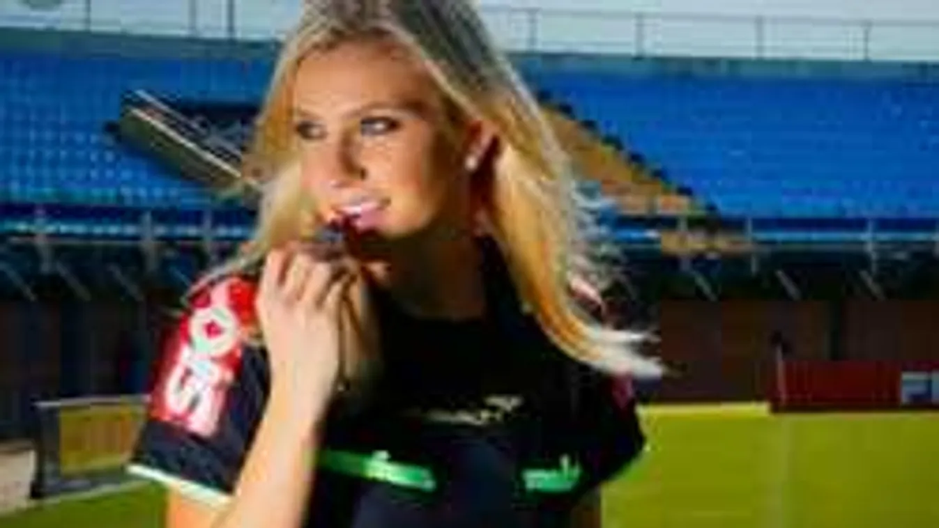 Túl jópofa volt, szexuális ajánlatot kapott a csinos bírónő