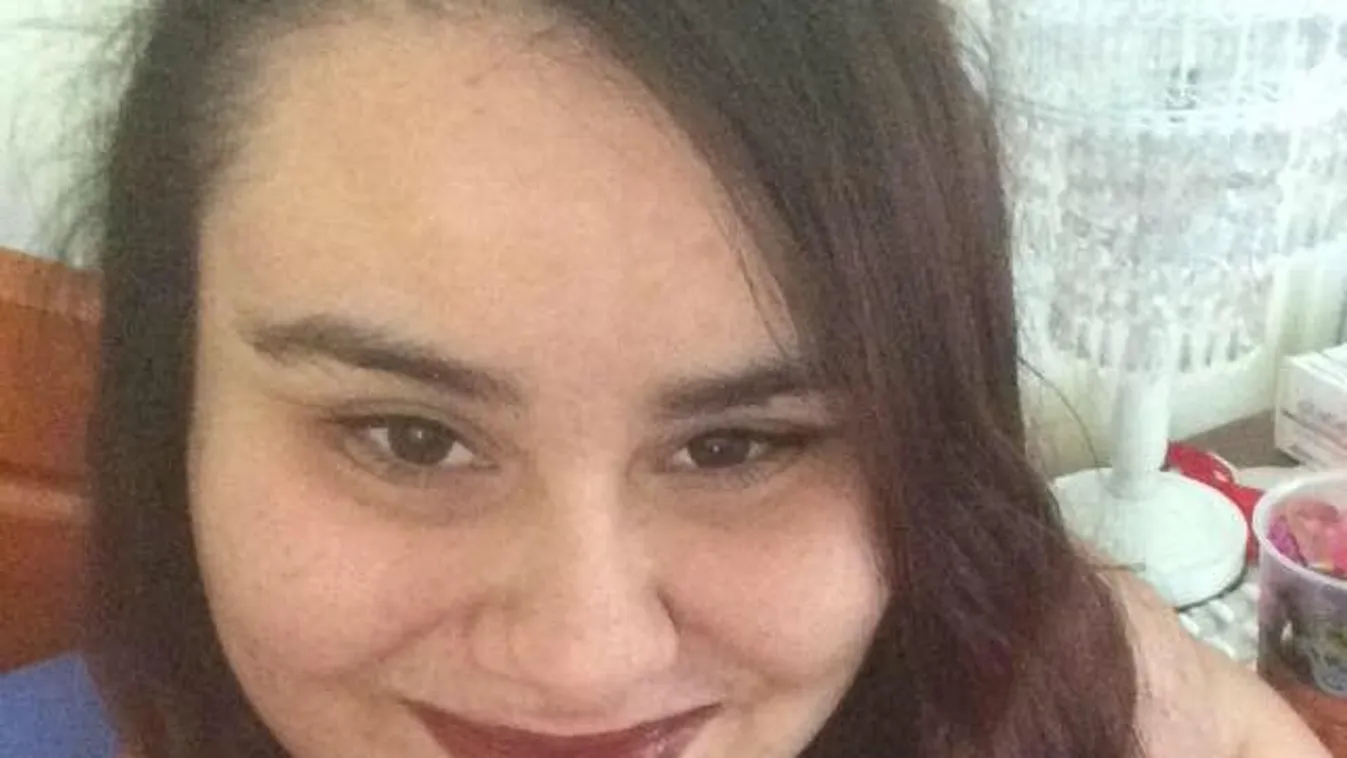 Több mint 100 szúrással ölte meg édesanyját, mert démonnak hitte