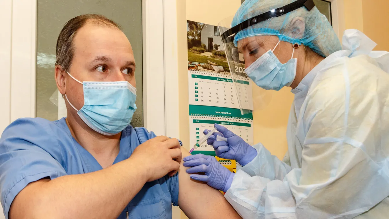 Itt vannak a friss adatok: még ennyi kell, hogy elérjük az 5 millió beoltottat Magyarországon