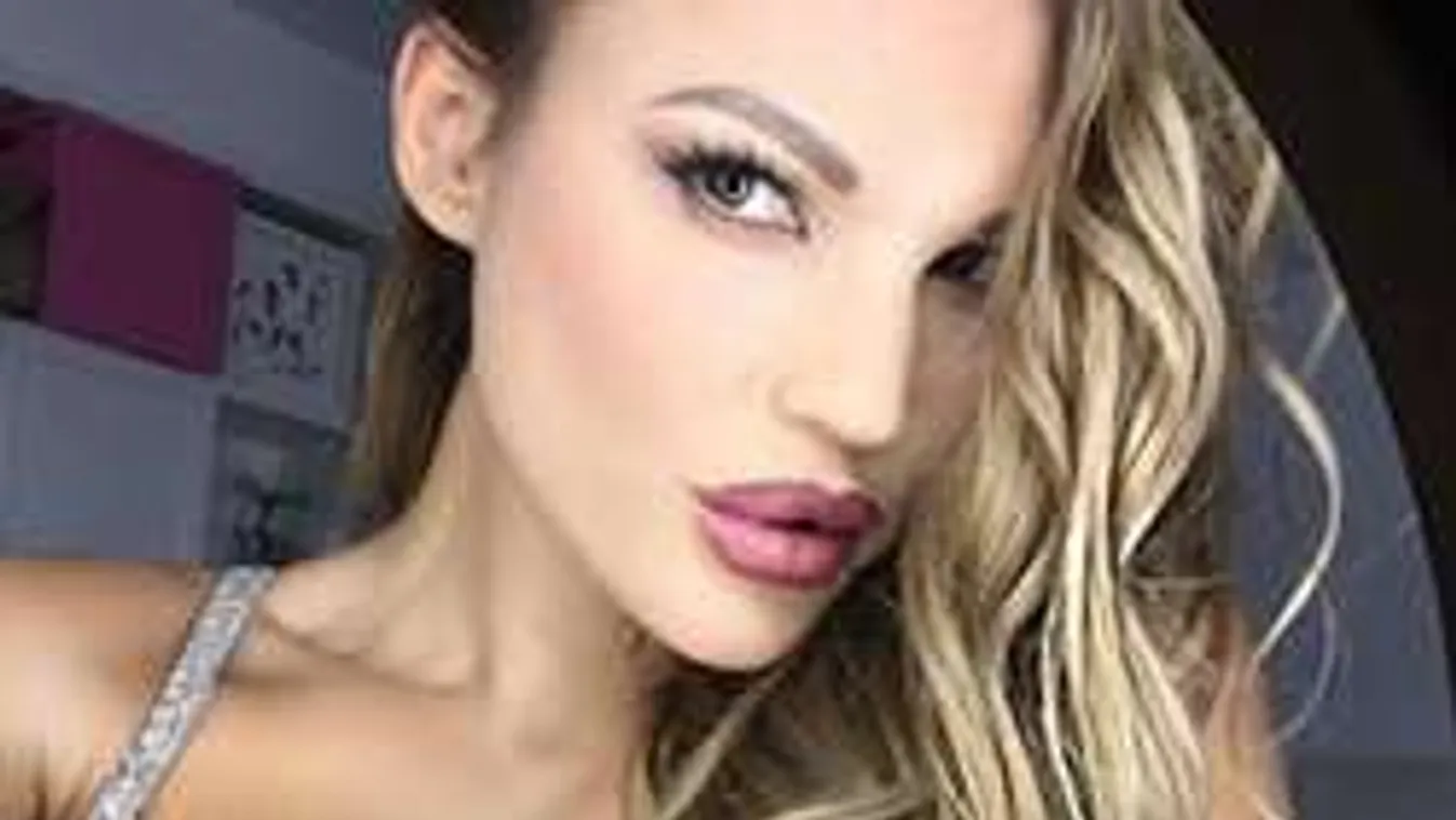 Durván bevágott a bugyija a modellnek!