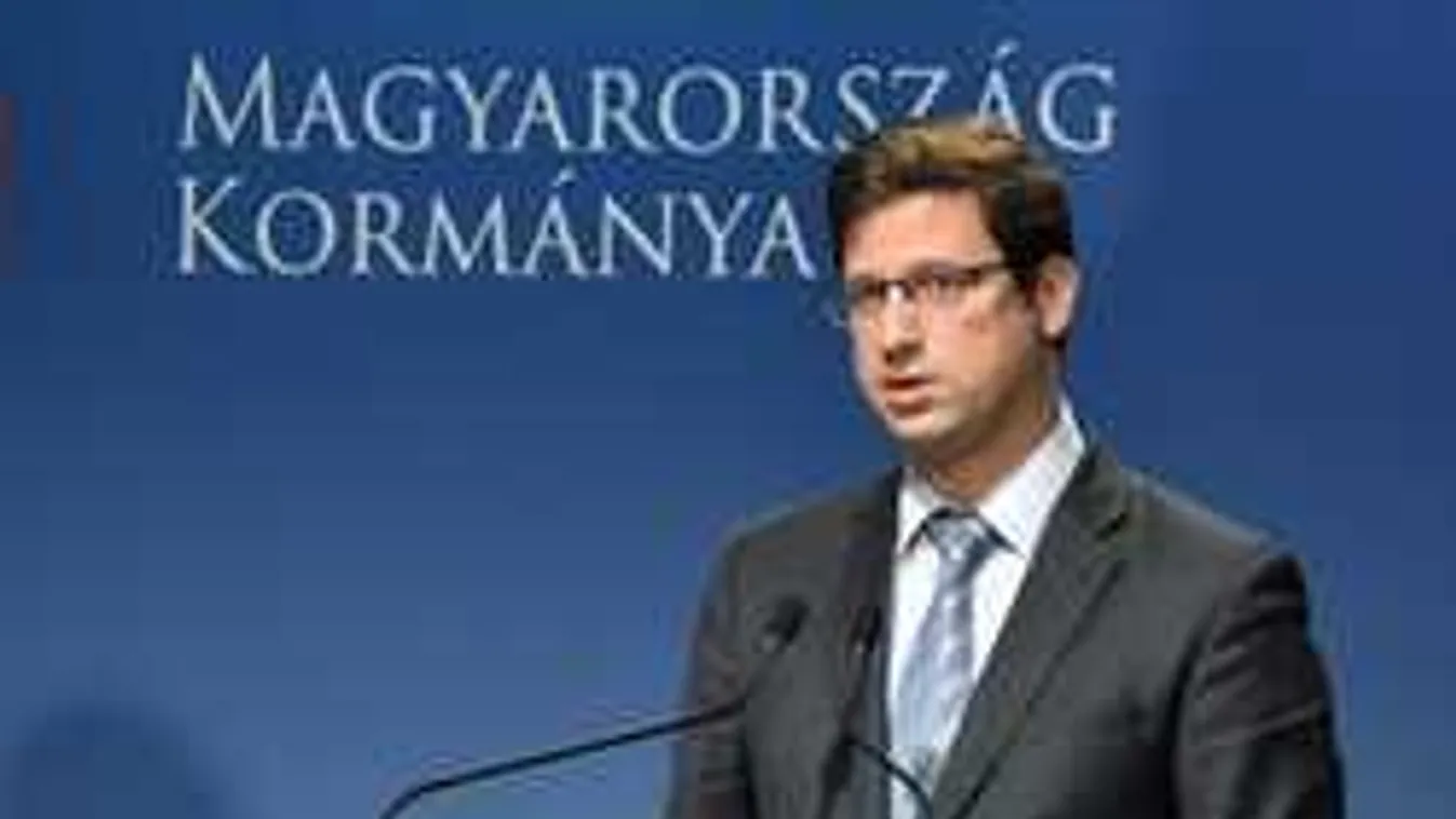 Gulyás Gergely: Tüntetni lehet, de rendőrökre támadni bűncselekmény