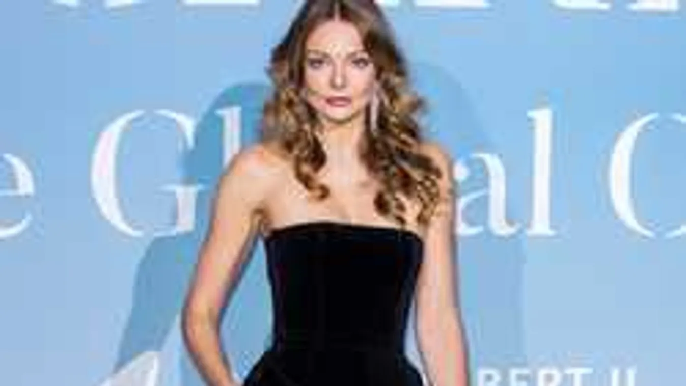 Vadító bőrszerkót húzott Mihalik Enikő