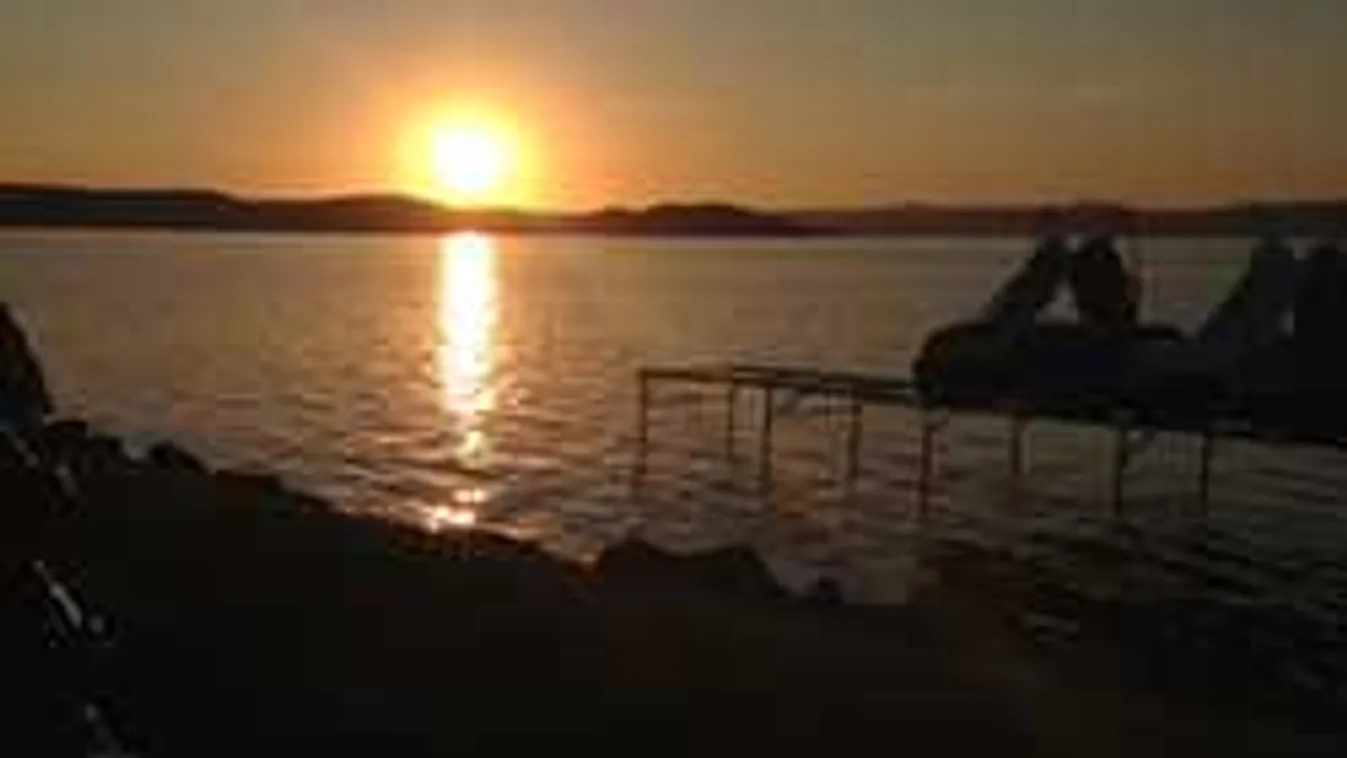 Elképesztő látvány vár a hőségben a Balatonnál