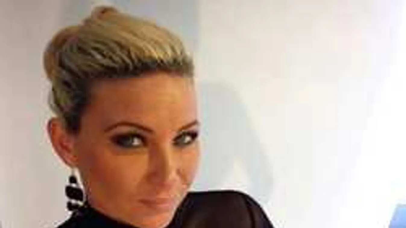 Pikáns szexjelenettel tér vissza a képernyőre a magyar színésznő