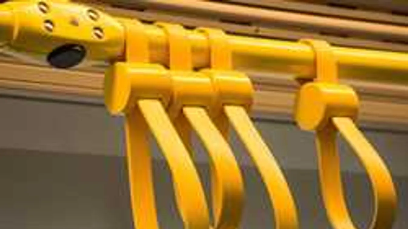 Botrány tört ki a 6-os villamoson: futók kapták el a menekülő rablót