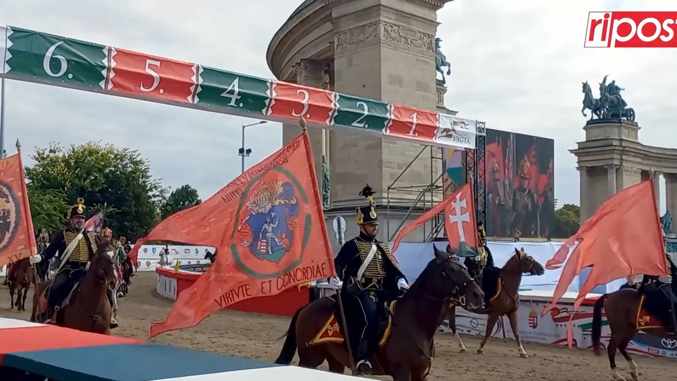 Látványos lovas felvonulással nyitották meg a Nemzeti Vágtát – videó
