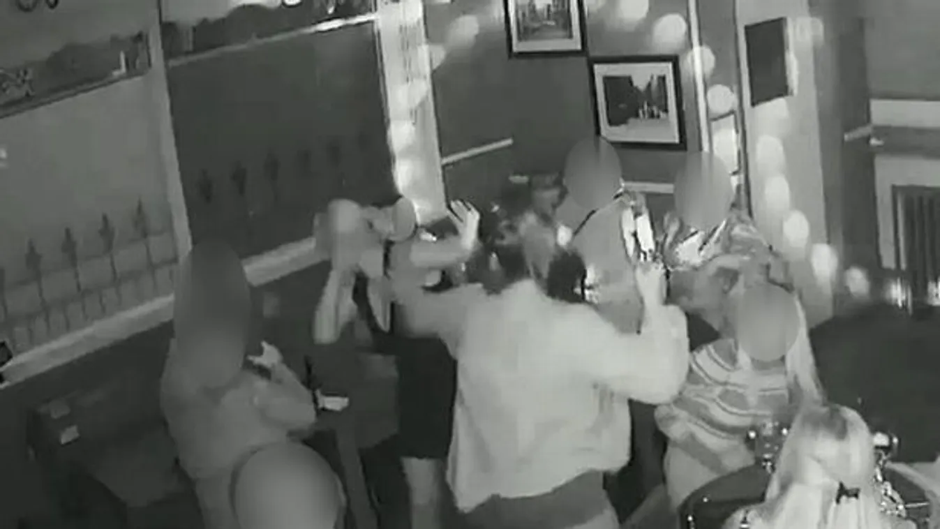 Óriási bunyó, ilyet még nem láttál: üvegeket vágott egymás vérző fejéhez két anyuka – videó