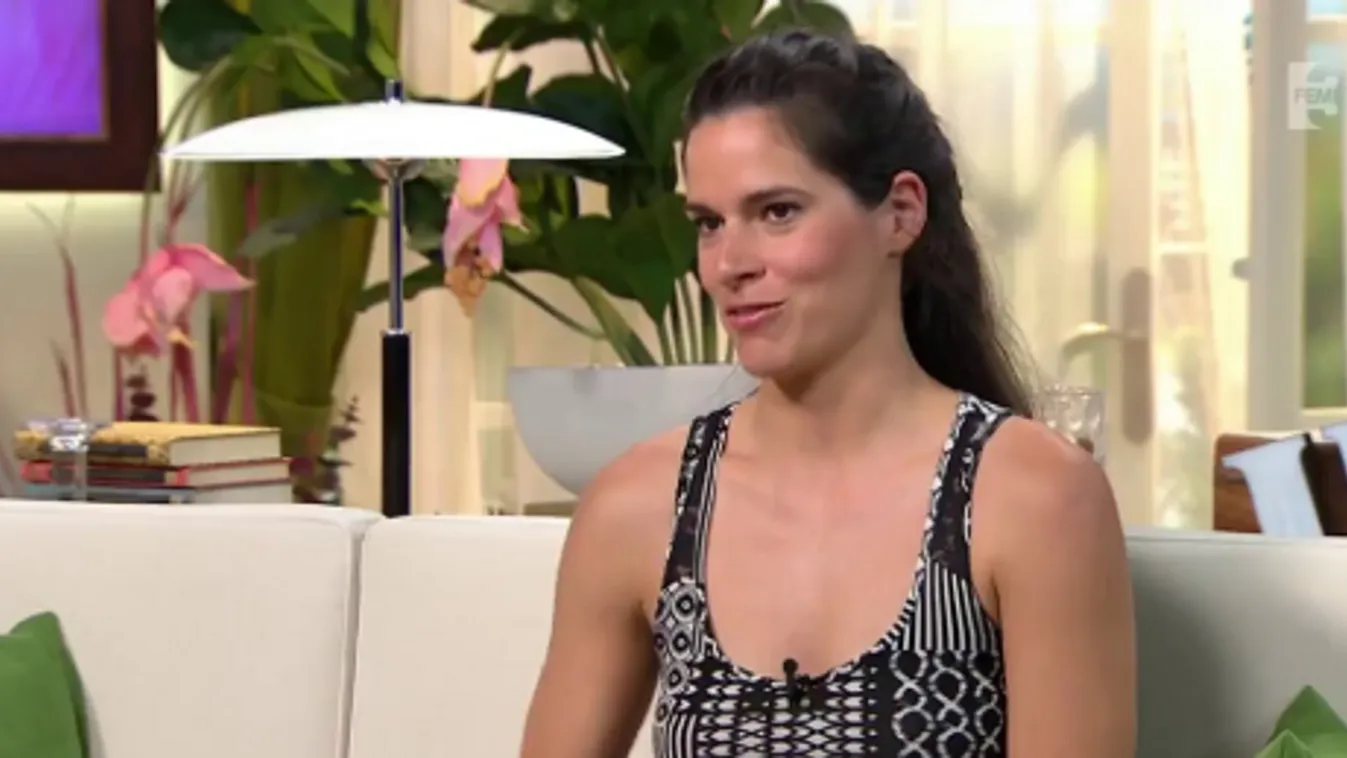 Különleges névadó szertartásra vitte gyermekét a magyar híresség