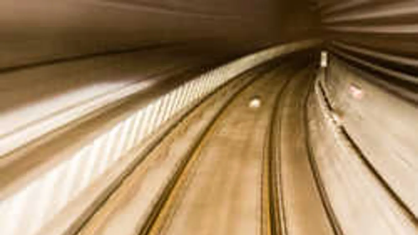 Bizarr öngyilkosság történt a 2-es metróban