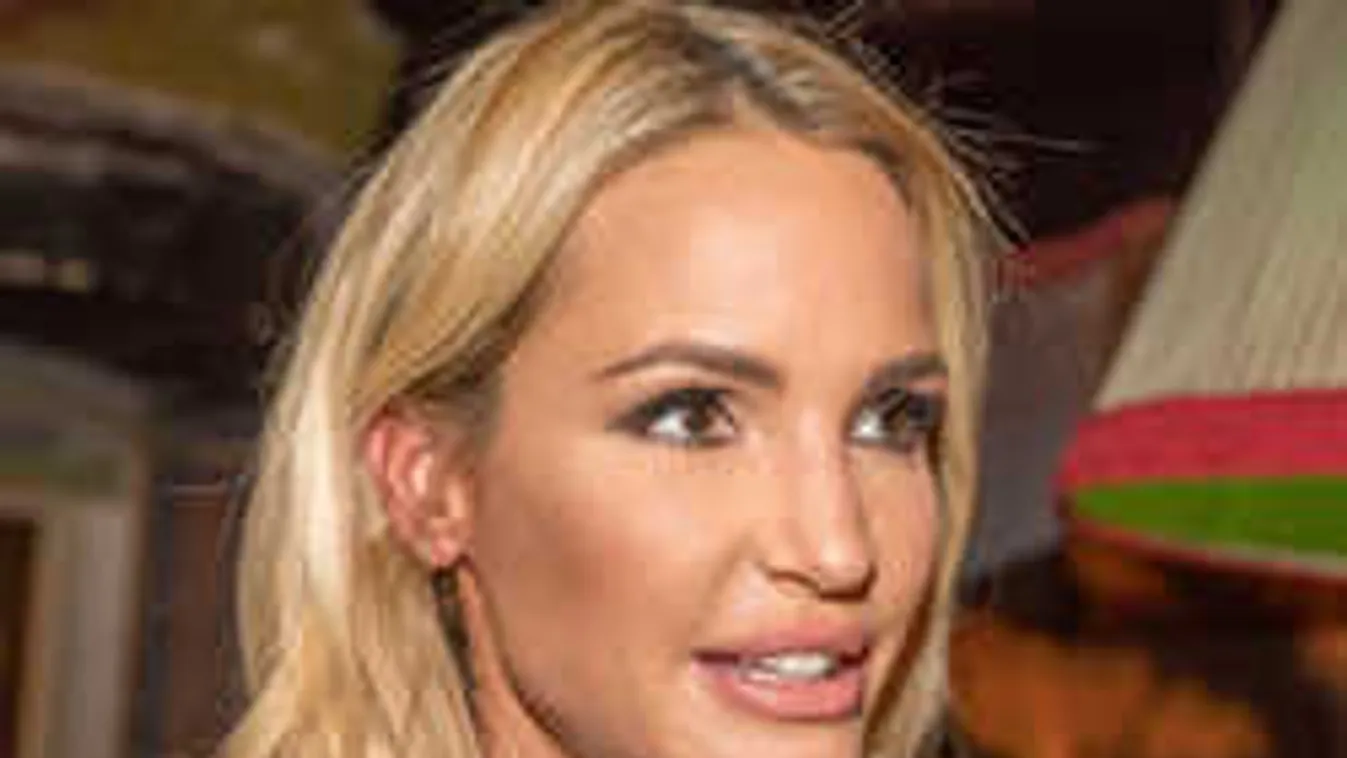 Zimány Linda bikinis fotói elindítják a nyarat