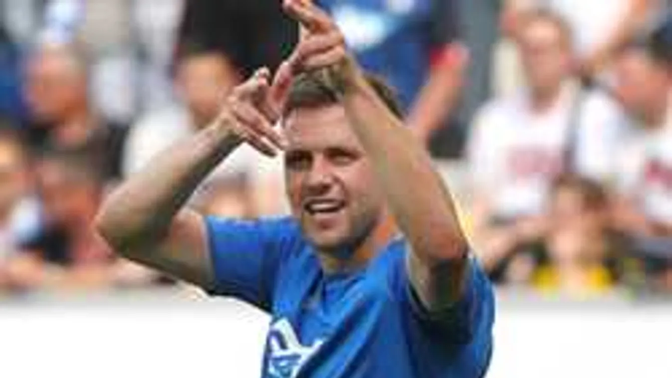 Szalai Ádám Dzsudzsák útján? Ide igazolhat a válogatott csatára