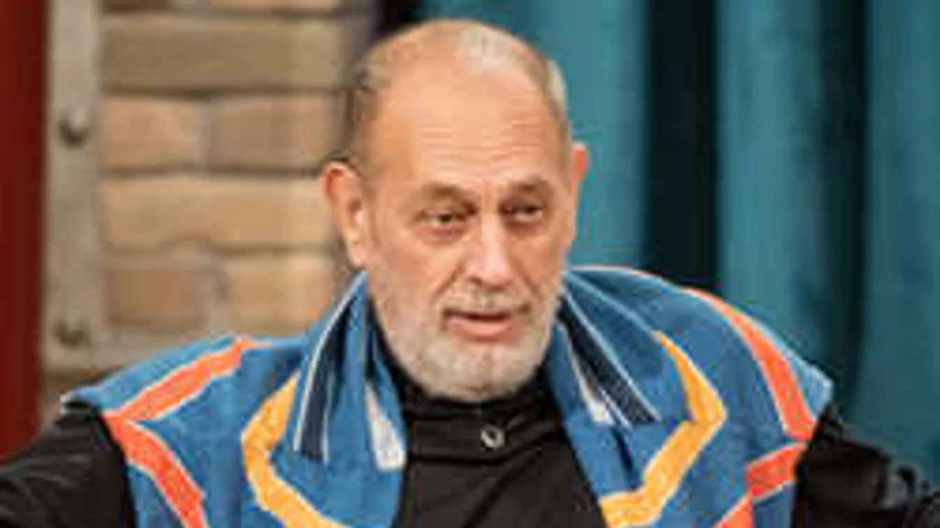 Bochkor miatt estek neki Boros Lajosnak az utcán