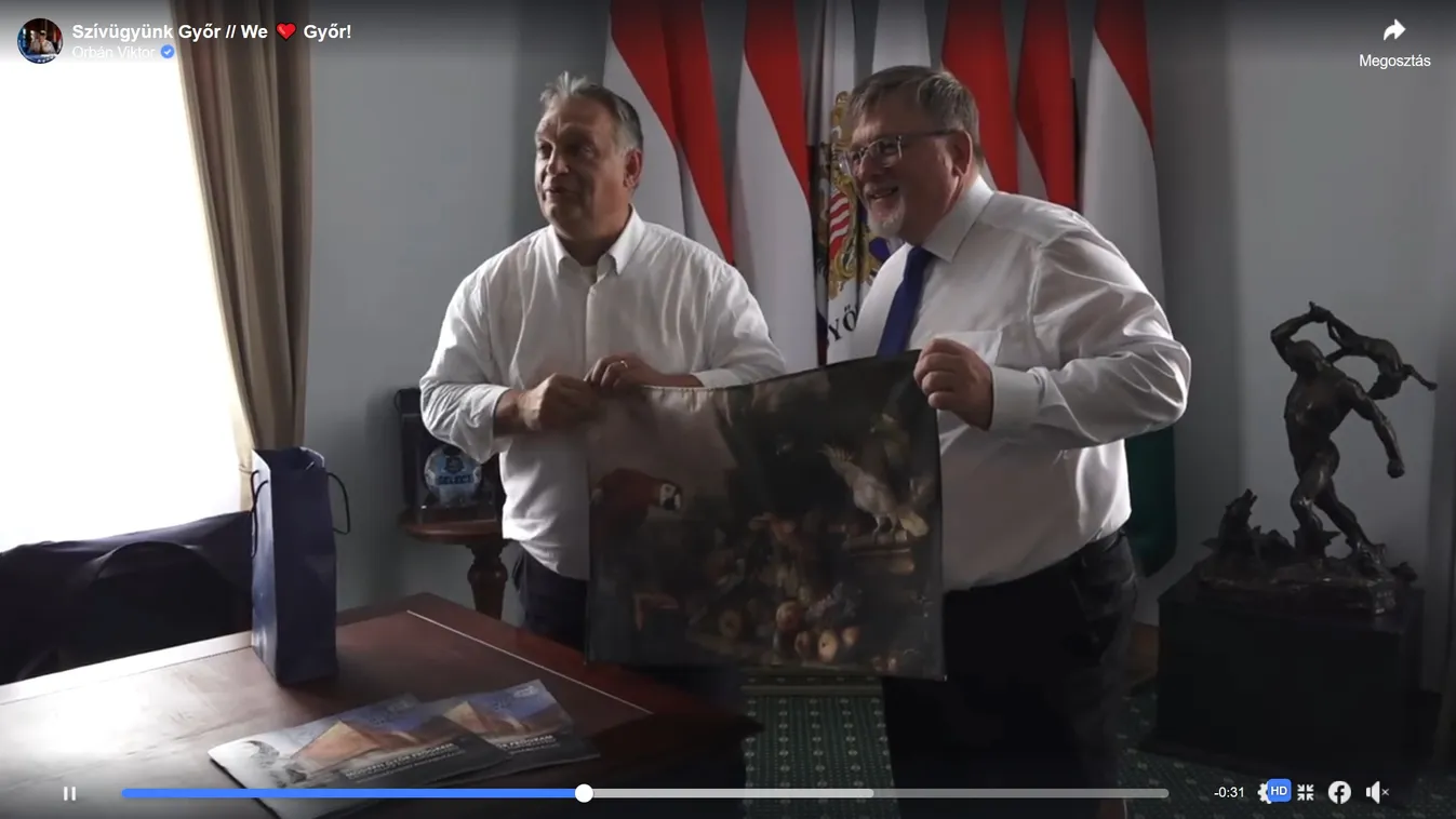 Ezért vitt papagájos ajándékot Orbán Viktor Győrbe