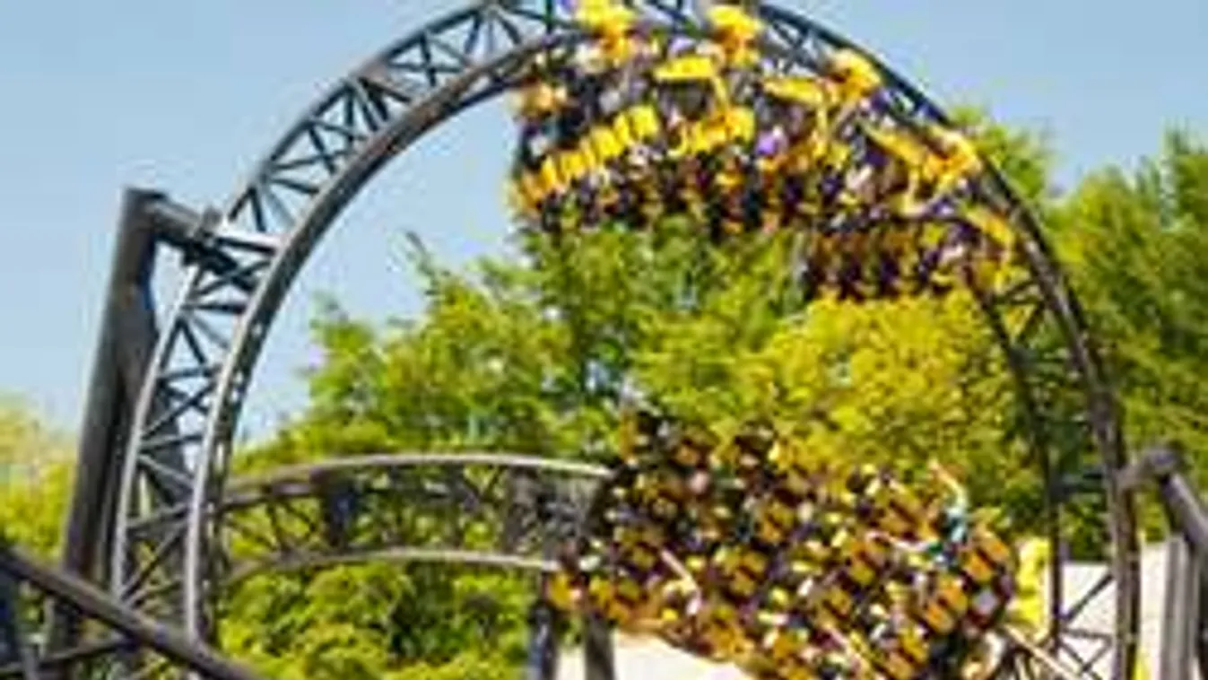 Vérfürdő a hullámvasúton! Elszabadult egy vonat - VIDEÓ