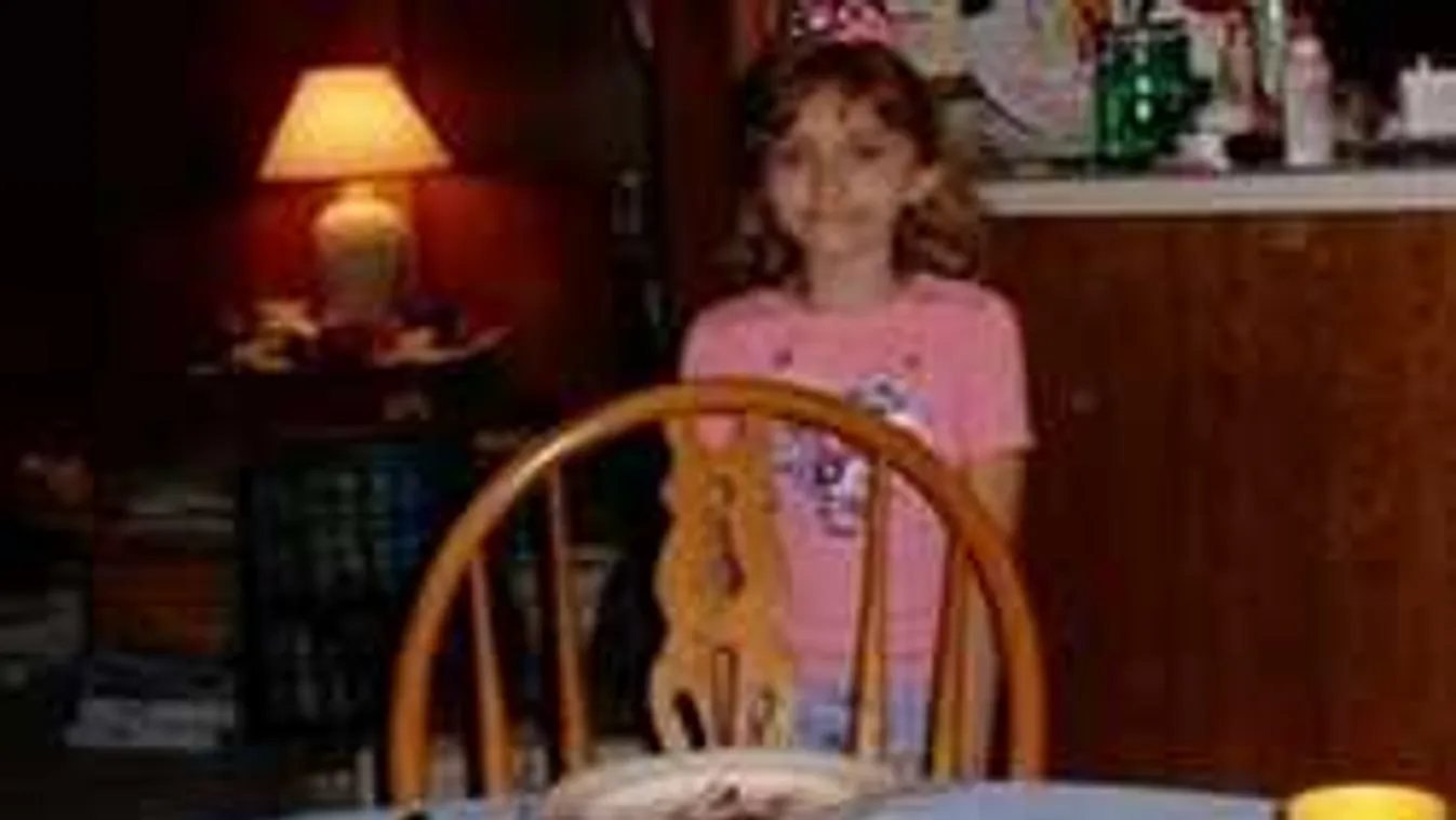 Teljesen bepánikoltak az emberek ettől a családi fotótól: téged is kiakaszt?