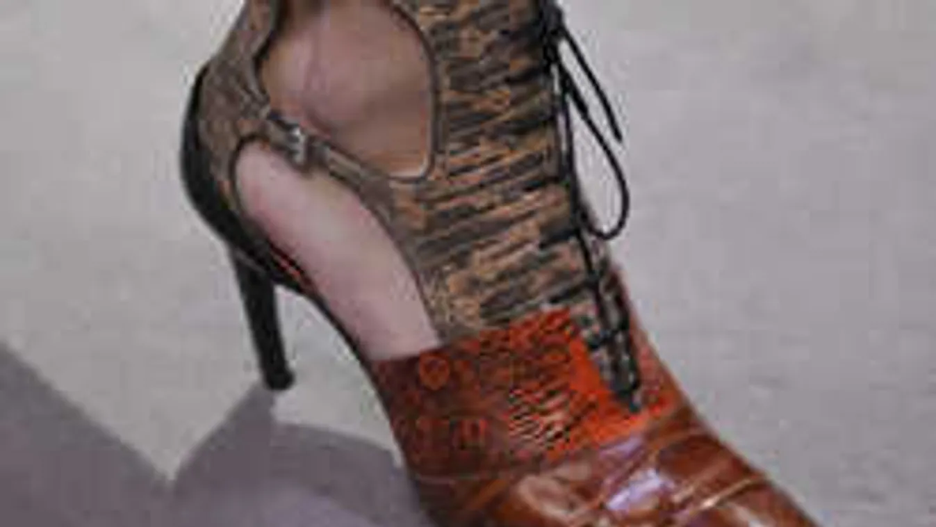 A tűsarkúnak lőttek, megint ez a béna cipő lesz a divat