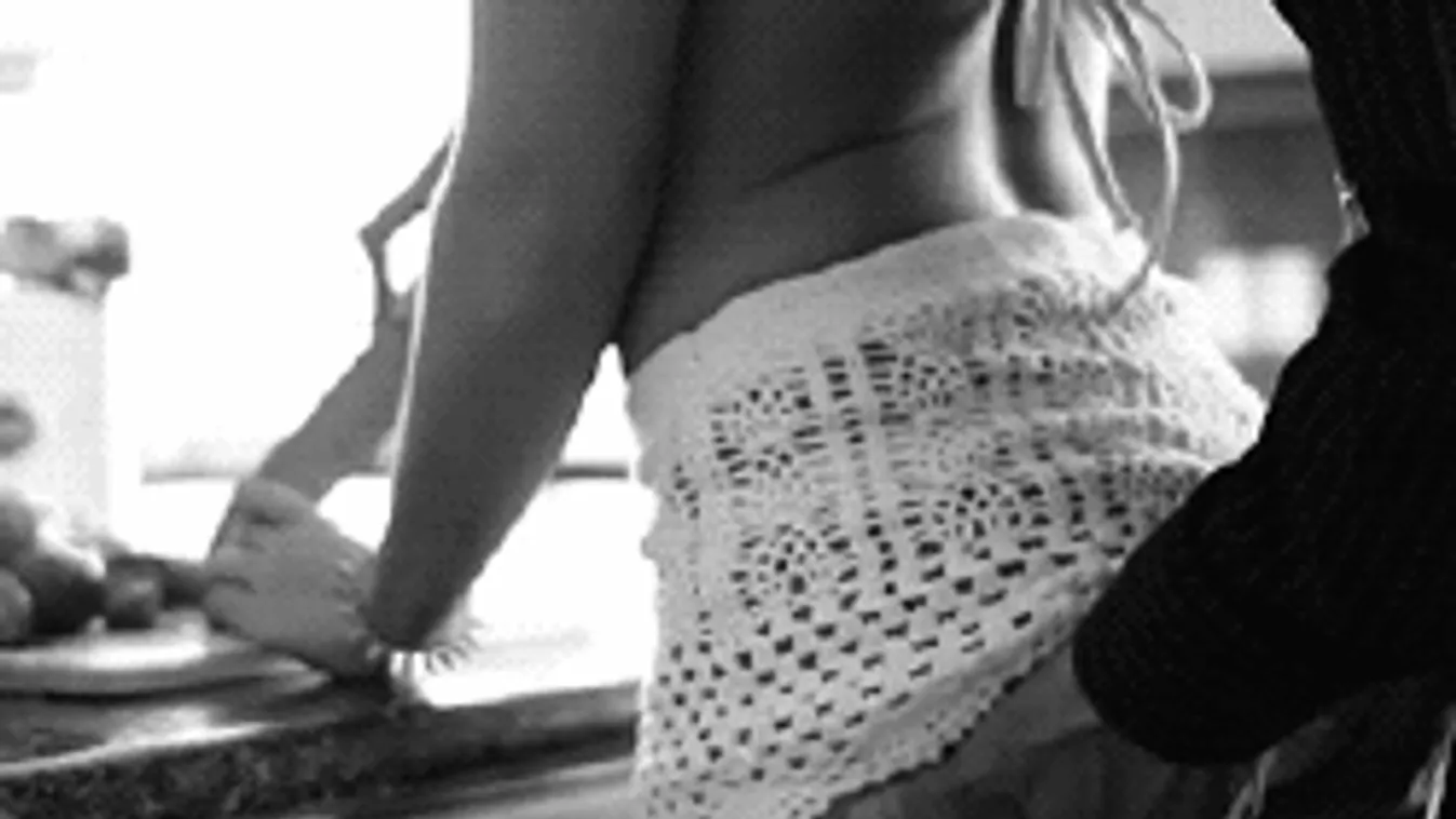 Ilyen izgató a női fenék, ha markolod! Ettől a felvételtől begerjedsz...