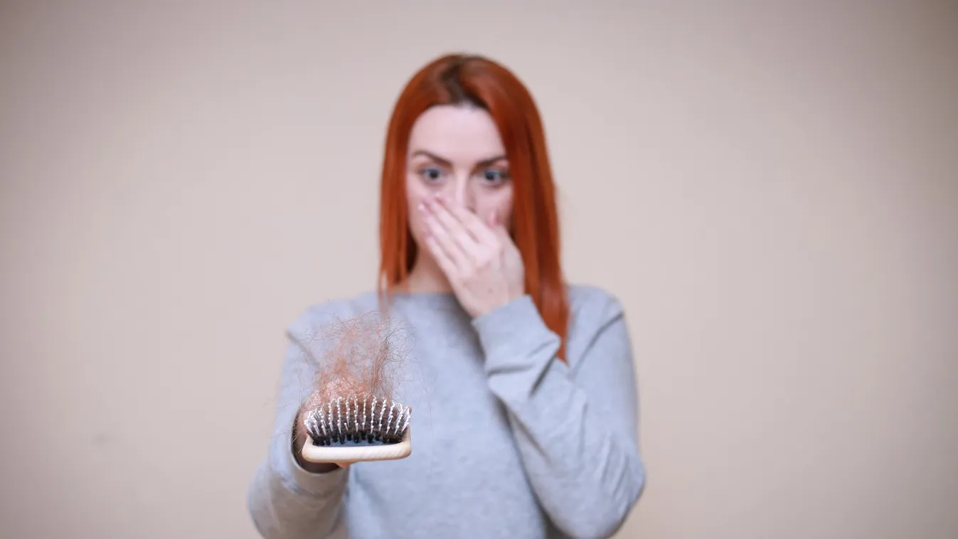 Újabb ijesztő tünet: csomókban hullik a haja sok koronavíruson átesett embernek