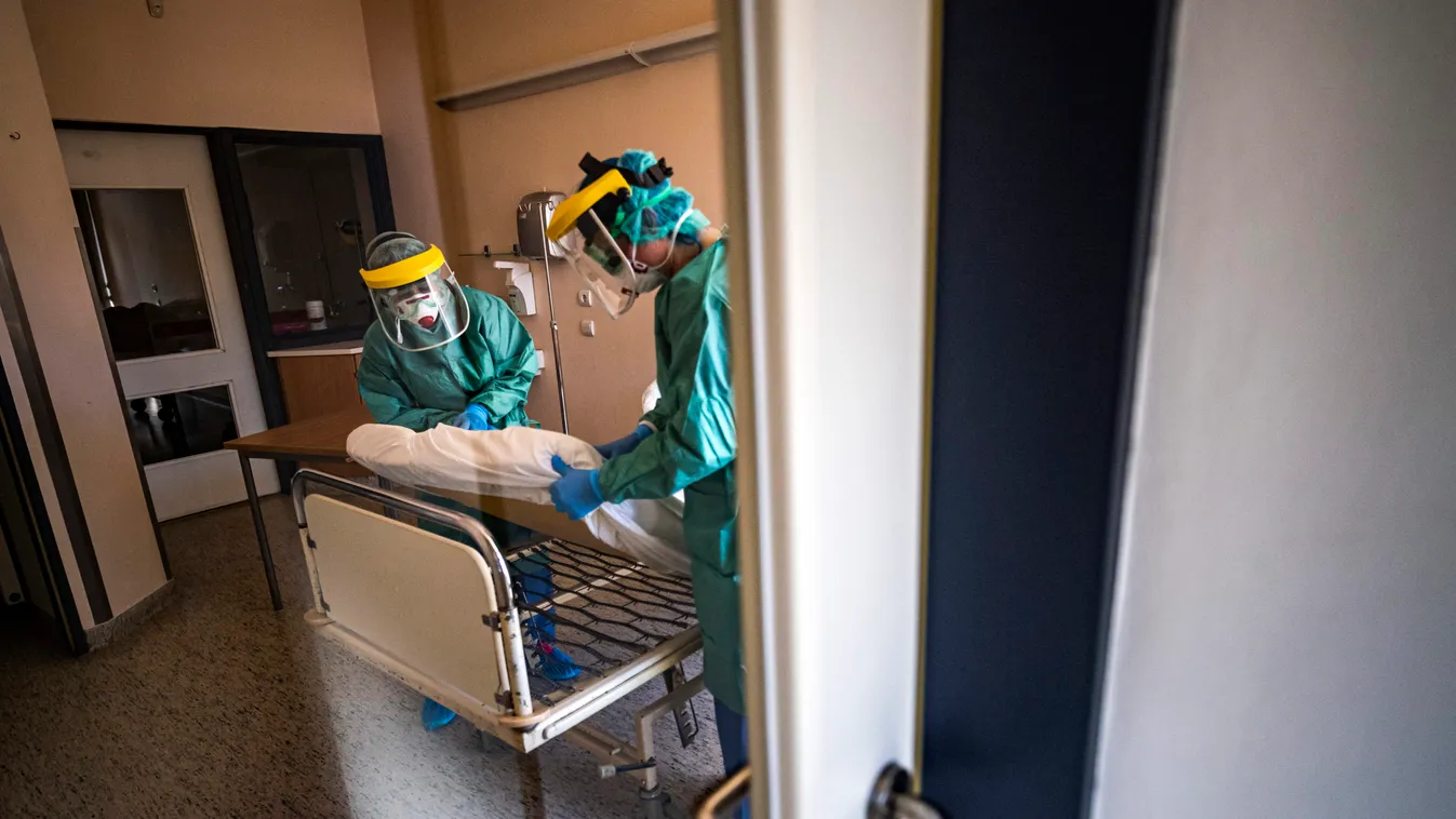 Életeket mentenek az önkéntes egyetemisták a Covid-intenzíven